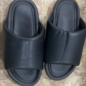 🔥H&M Classic Black Slides 7